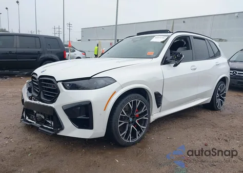 2024 BMW X5 M Competition z USA, uszkodzony, nr VIN 5YM13ET02R9W20708